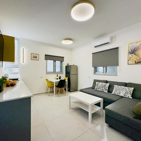 Amazing 2Rooms Apt In Bat Yam - Step By The Beach ภายนอก รูปภาพ