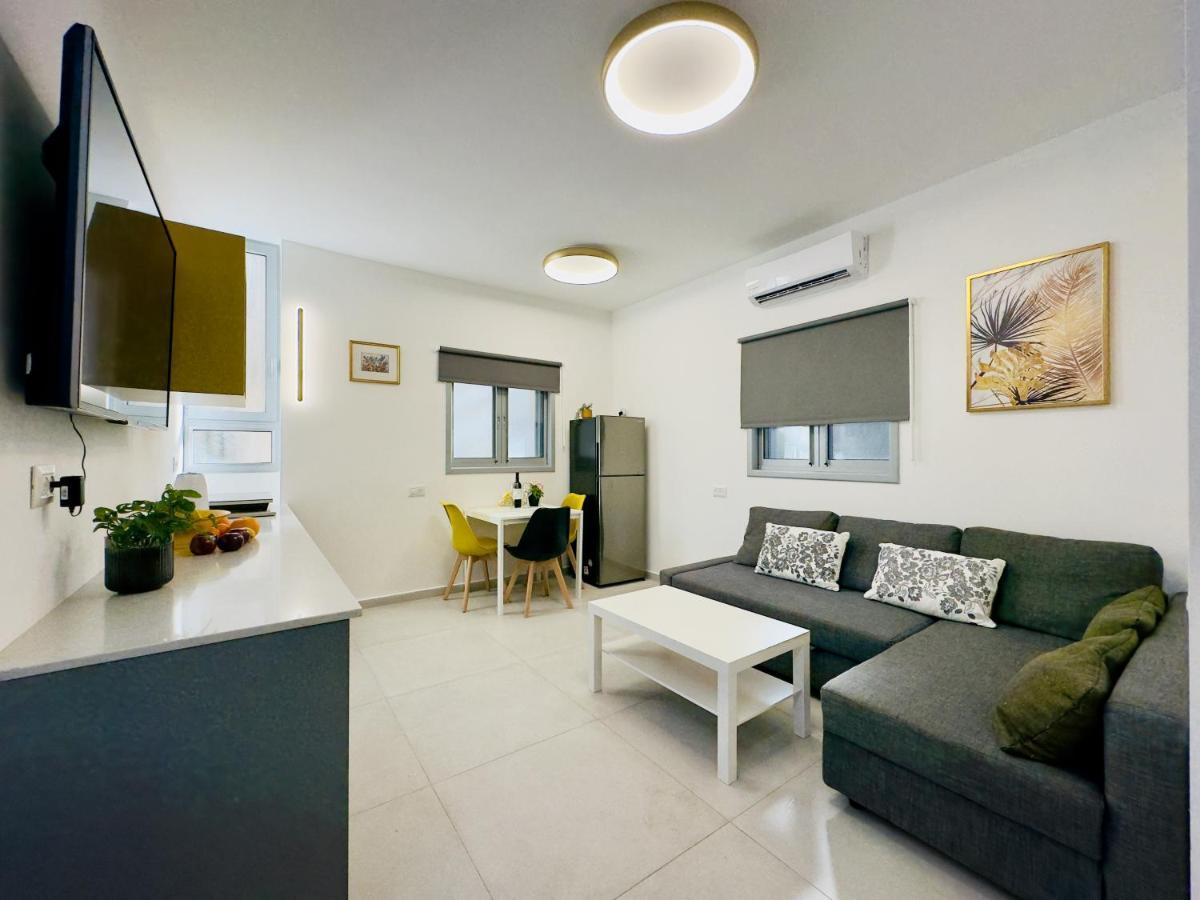 Amazing 2Rooms Apt In Bat Yam - Step By The Beach ภายนอก รูปภาพ